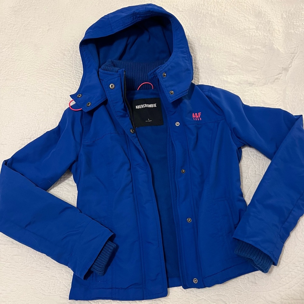 Abercrombie & Fitch Blue coat